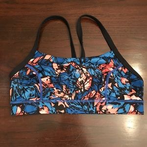 Lululemon sports bra